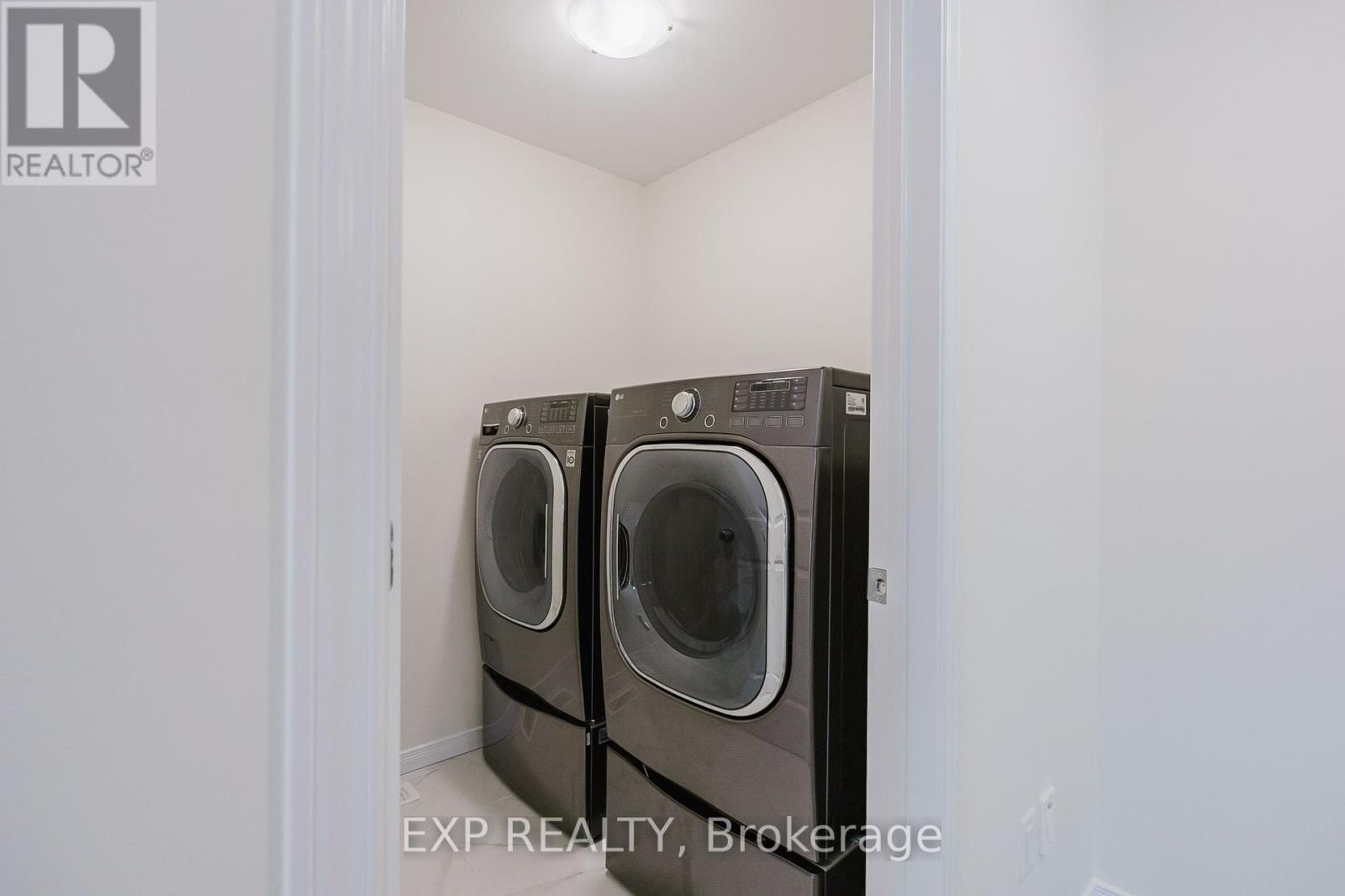 












56 JARDINIERE STREET

,
Ottawa,




Ontario
K2S2K3

