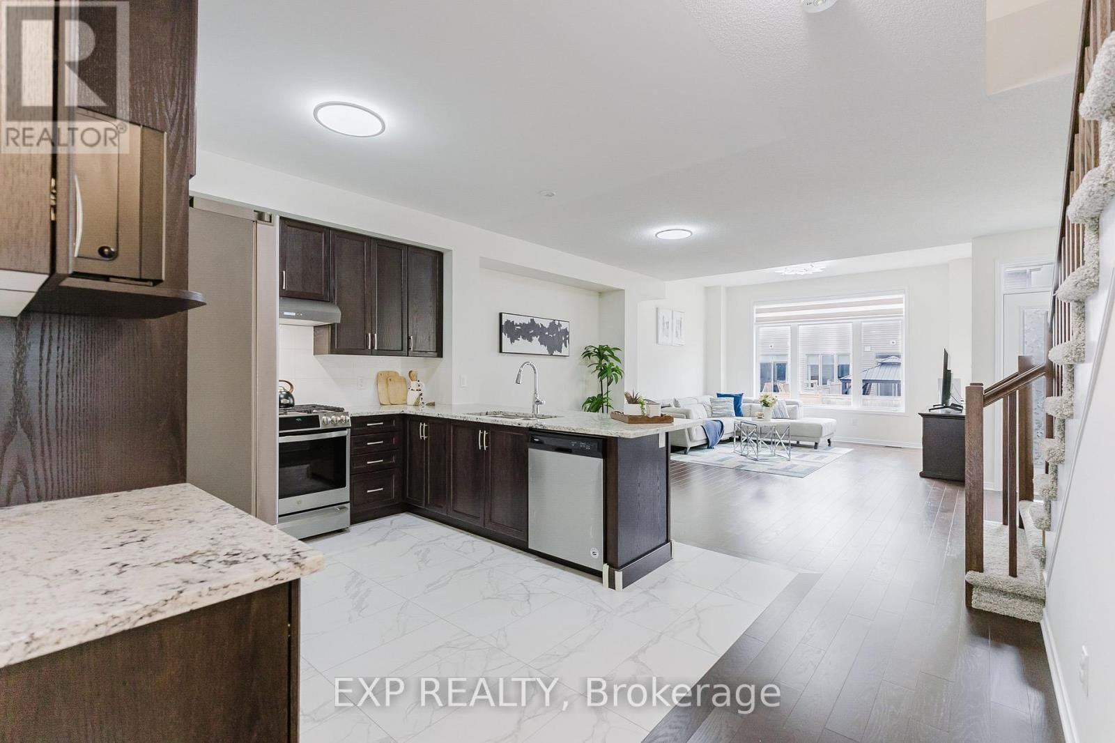 












56 JARDINIERE STREET

,
Ottawa,




Ontario
K2S2K3

