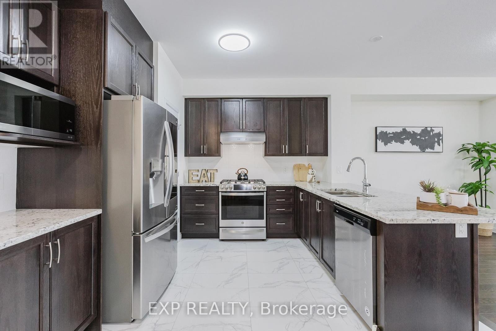 












56 JARDINIERE STREET

,
Ottawa,




Ontario
K2S2K3

