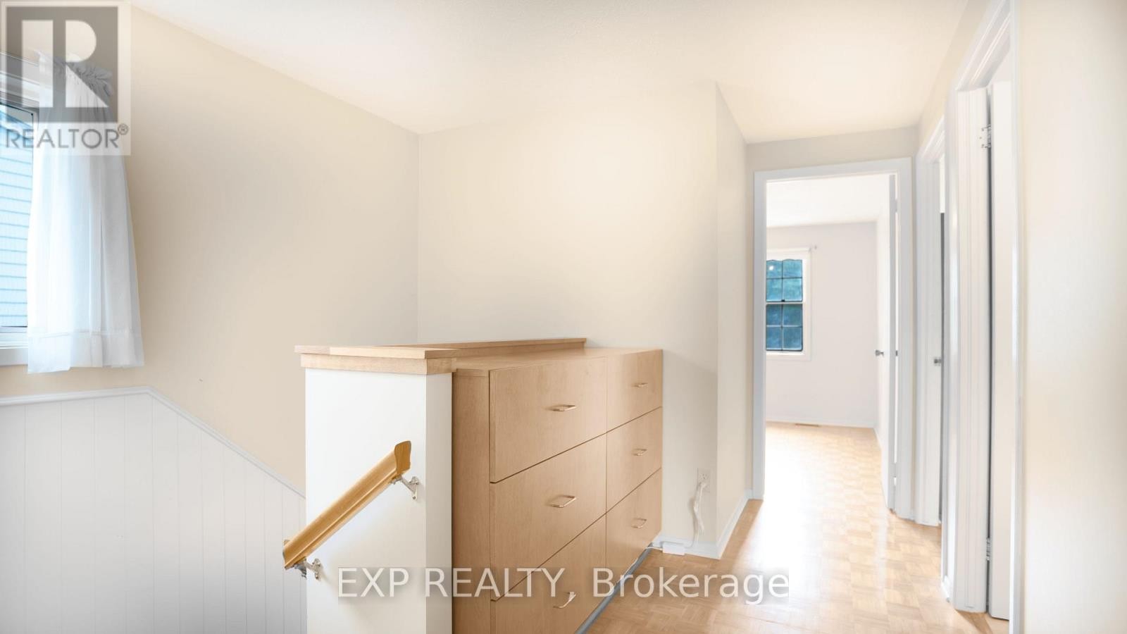












165 MCCLELLAN ROAD

,
Ottawa,




Ontario
K2H5V7

