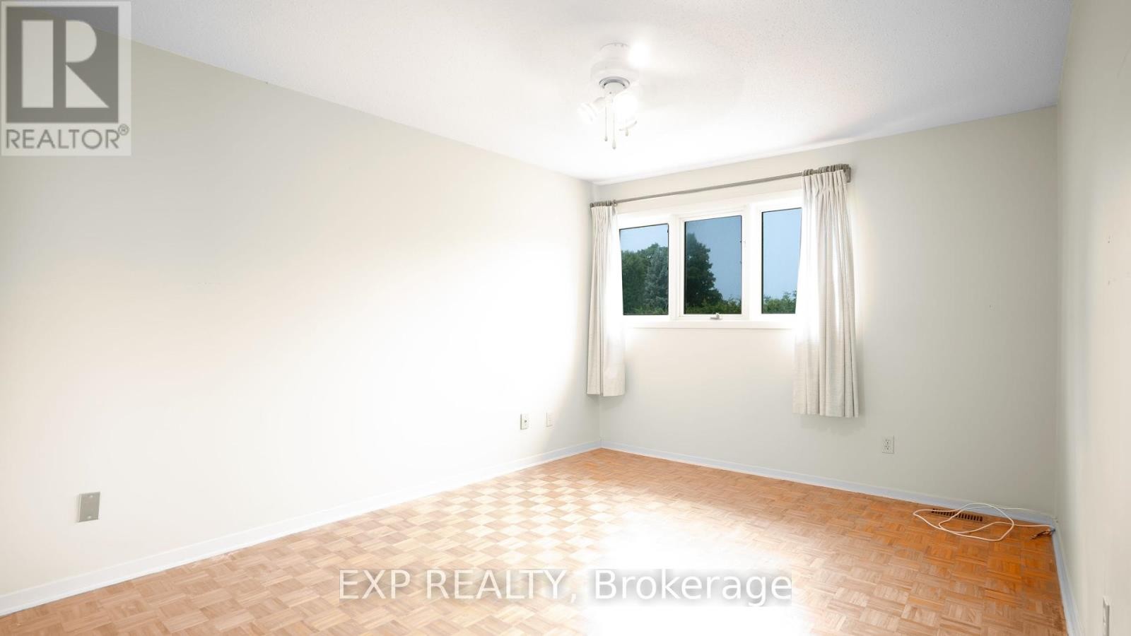 












165 MCCLELLAN ROAD

,
Ottawa,




Ontario
K2H5V7

