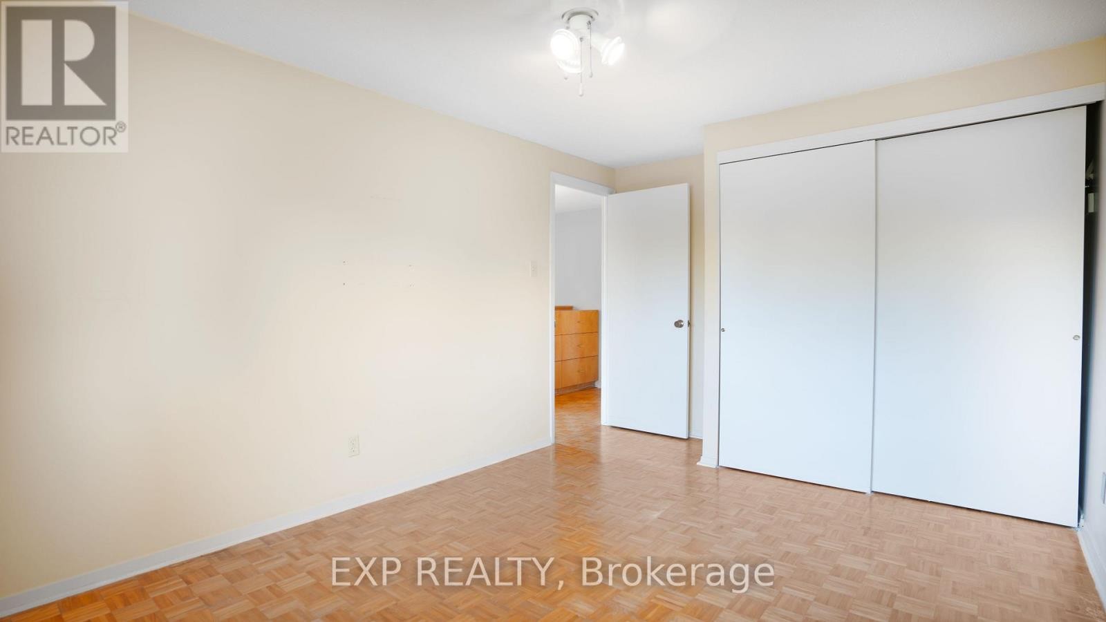 












165 MCCLELLAN ROAD

,
Ottawa,




Ontario
K2H5V7

