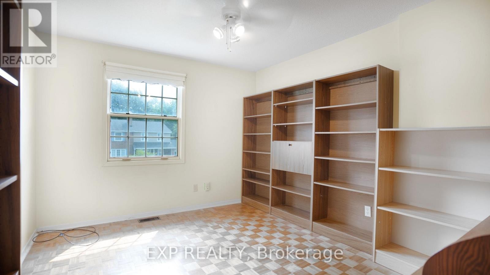 












165 MCCLELLAN ROAD

,
Ottawa,




Ontario
K2H5V7

