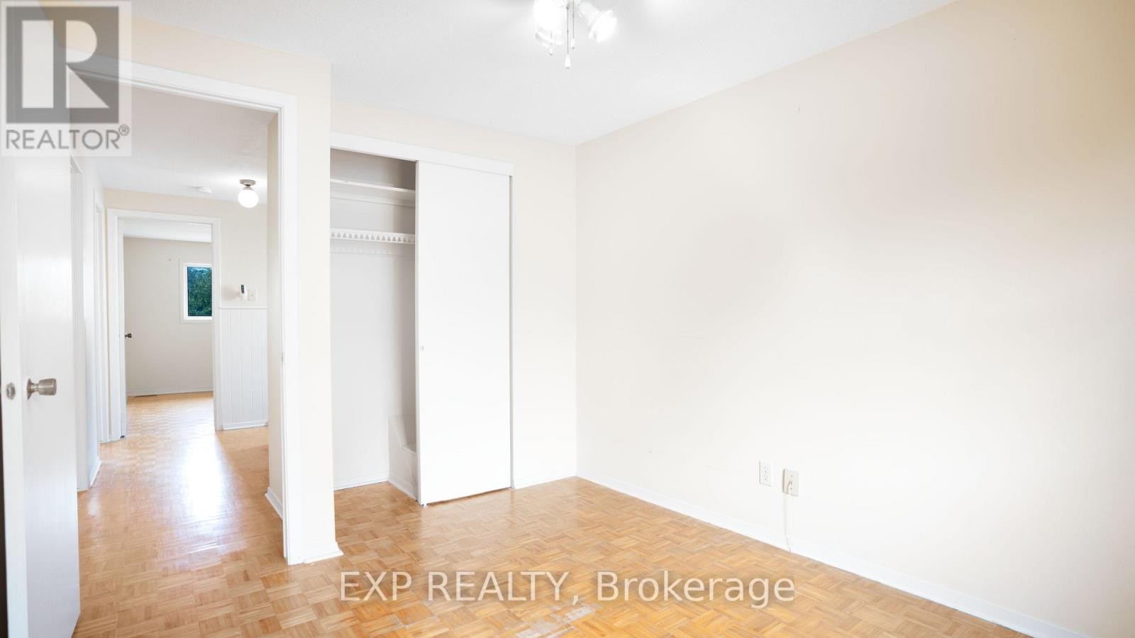 












165 MCCLELLAN ROAD

,
Ottawa,




Ontario
K2H5V7

