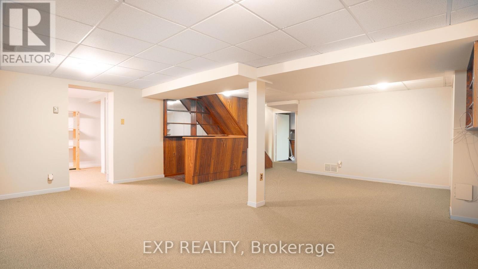 












165 MCCLELLAN ROAD

,
Ottawa,




Ontario
K2H5V7

