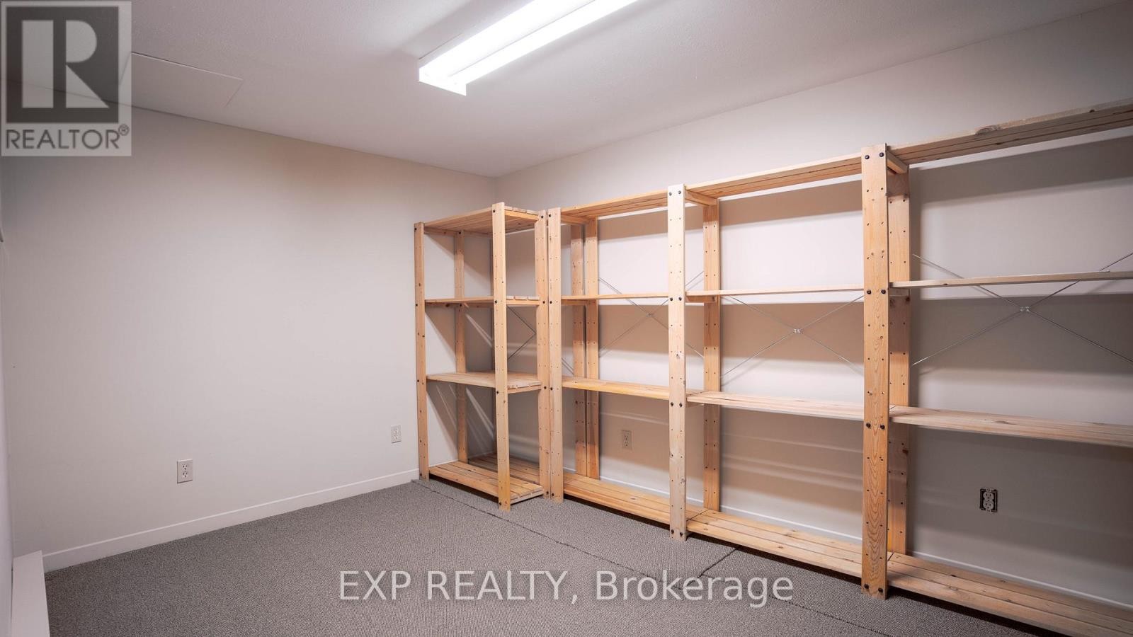 












165 MCCLELLAN ROAD

,
Ottawa,




Ontario
K2H5V7


