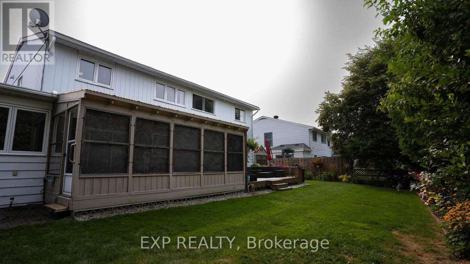












165 MCCLELLAN ROAD

,
Ottawa,




Ontario
K2H5V7

