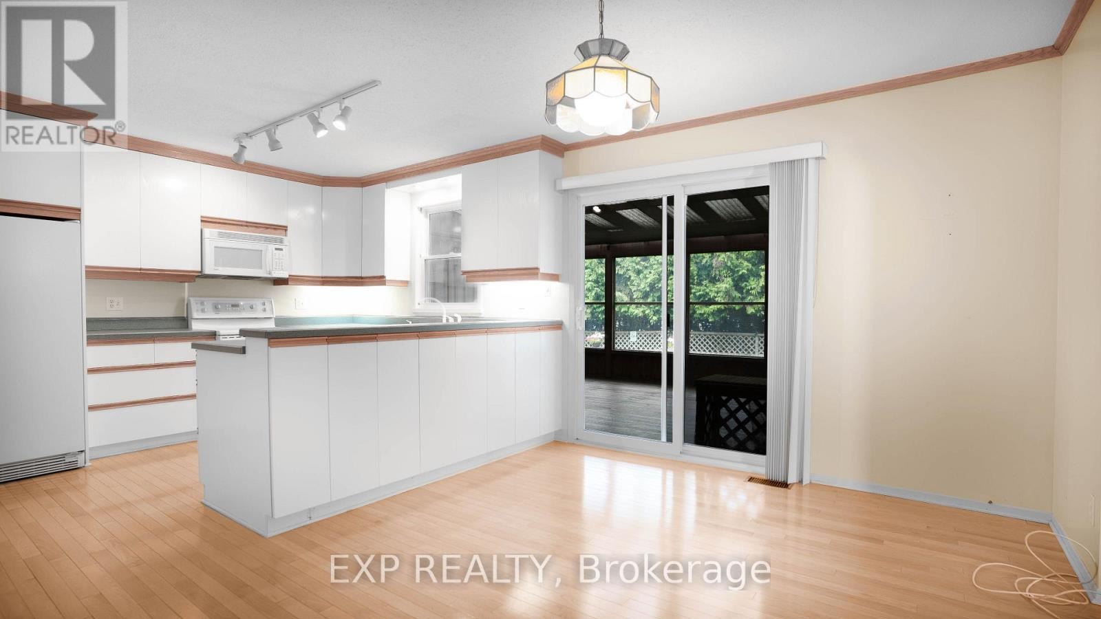 












165 MCCLELLAN ROAD

,
Ottawa,




Ontario
K2H5V7

