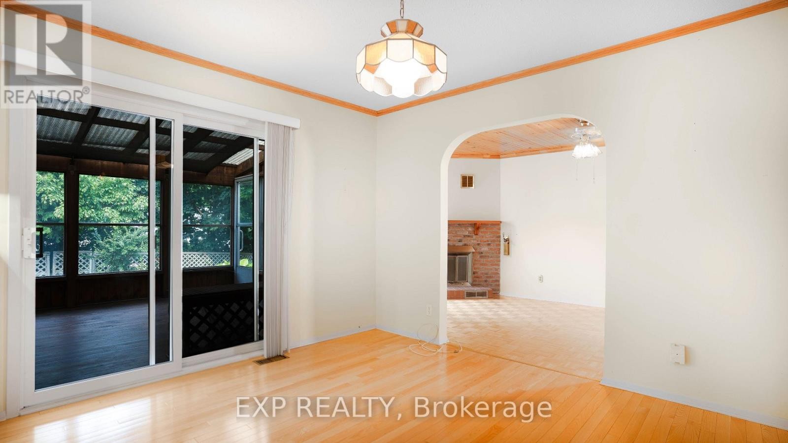












165 MCCLELLAN ROAD

,
Ottawa,




Ontario
K2H5V7

