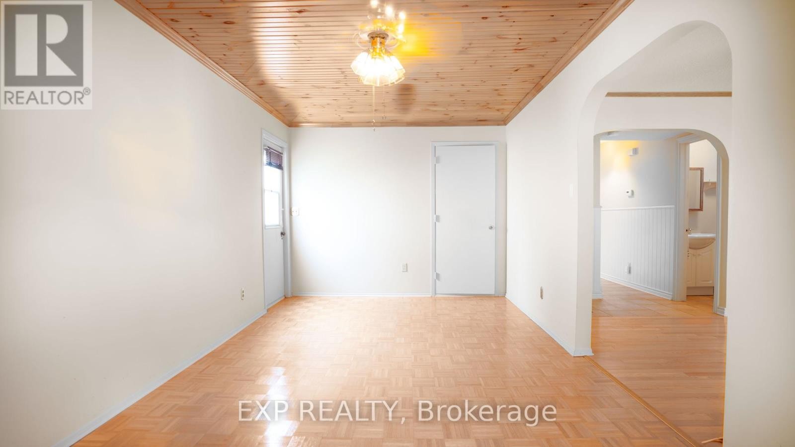 












165 MCCLELLAN ROAD

,
Ottawa,




Ontario
K2H5V7

