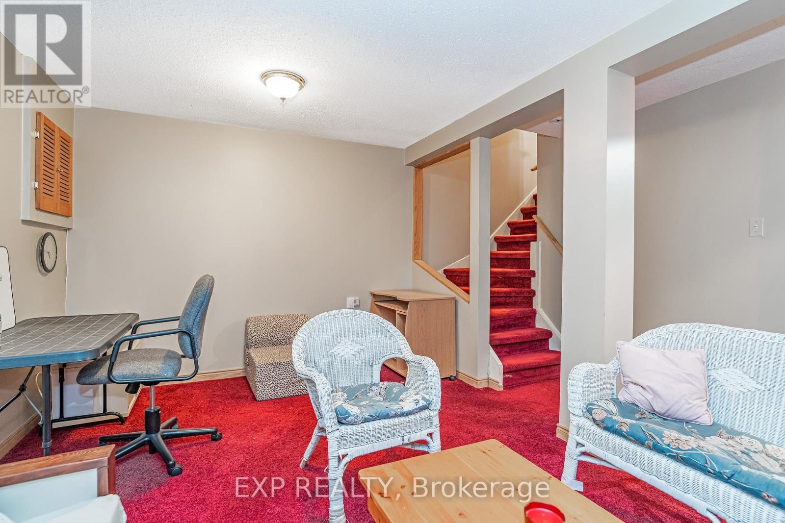 












11 - 3111 QUAIL DRIVE

,
Ottawa,




Ontario
K1T1T9

