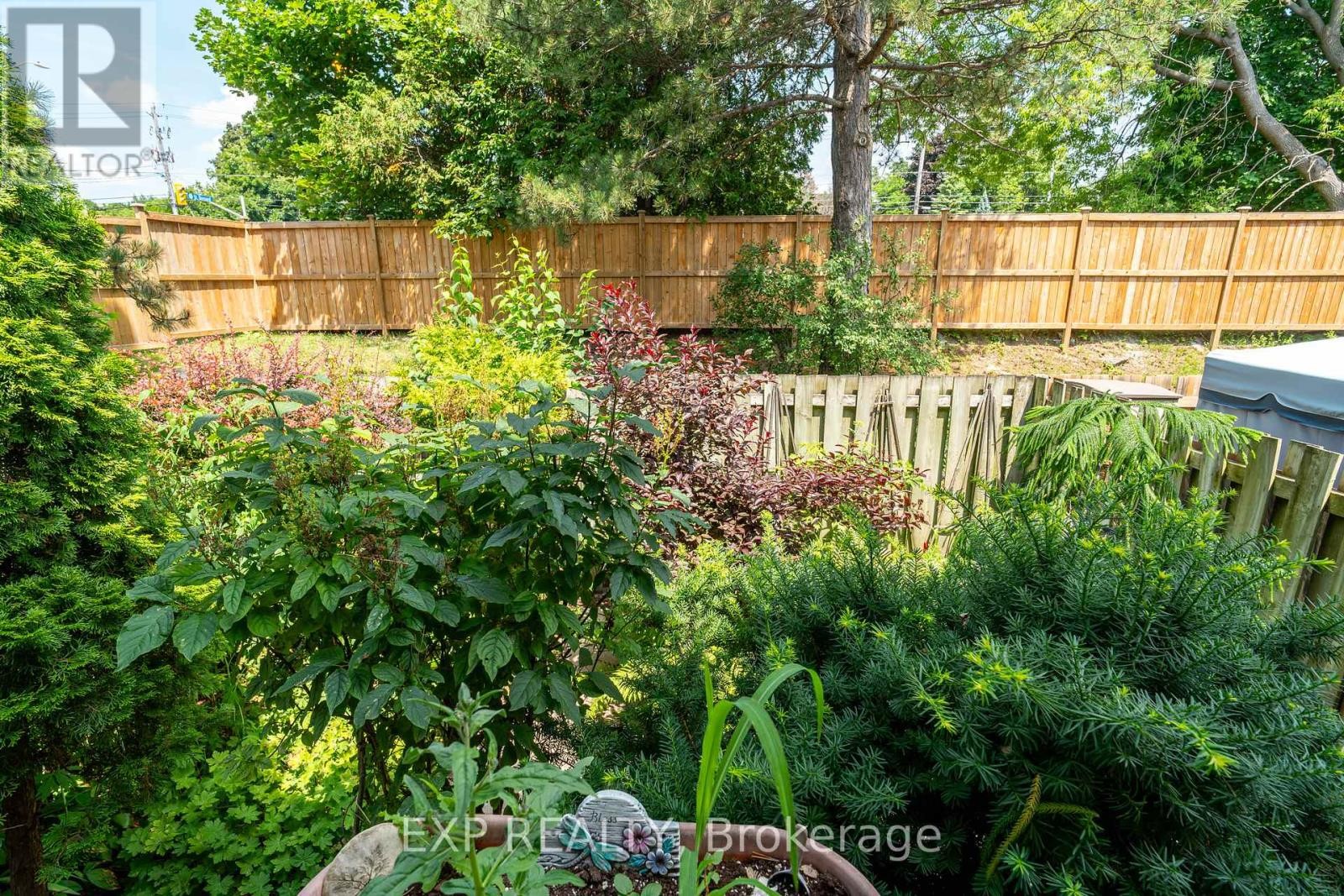 












11 - 3111 QUAIL DRIVE

,
Ottawa,




Ontario
K1T1T9

