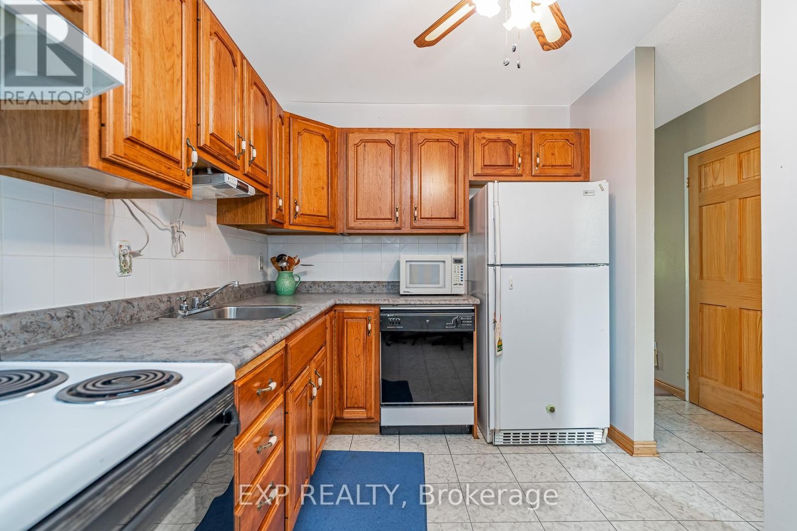 












11 - 3111 QUAIL DRIVE

,
Ottawa,




Ontario
K1T1T9


