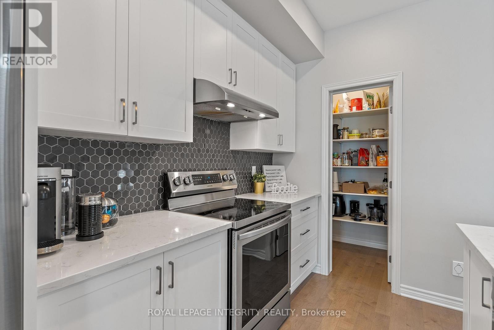 












820 CLAPHAM TERRACE

,
Ottawa,




Ontario
K2S2N8


