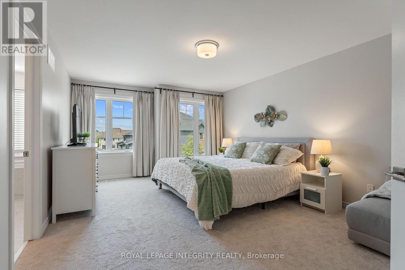 












820 CLAPHAM TERRACE

,
Ottawa,




Ontario
K2S2N8

