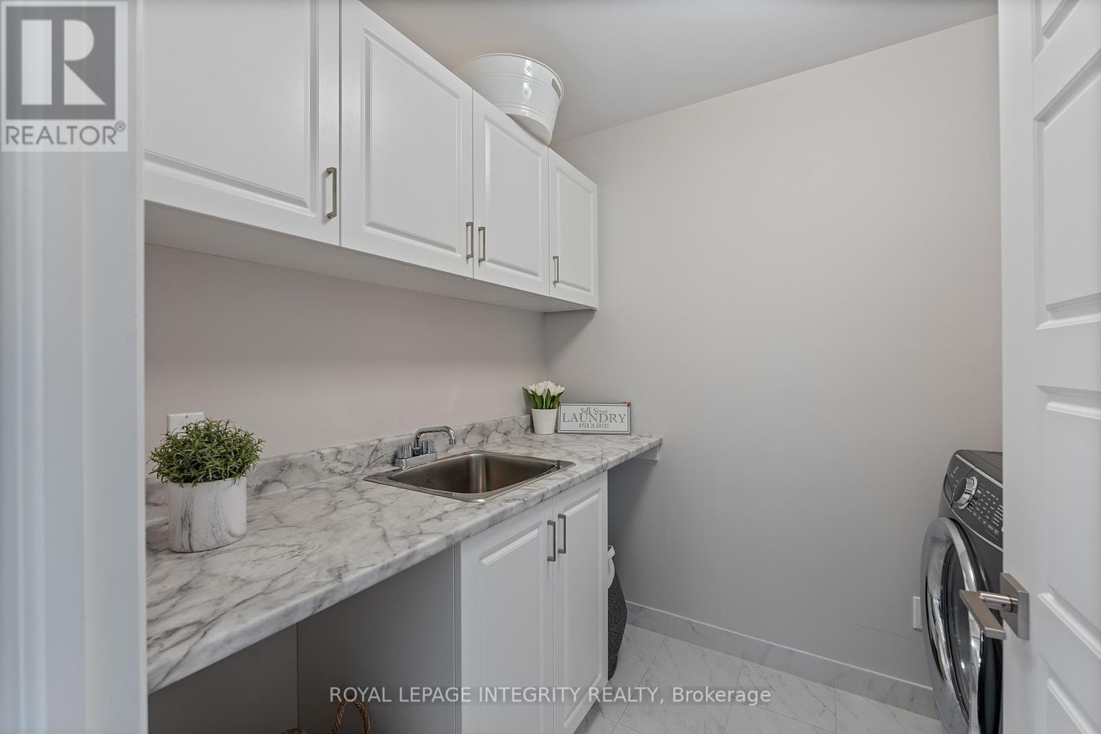 












820 CLAPHAM TERRACE

,
Ottawa,




Ontario
K2S2N8


