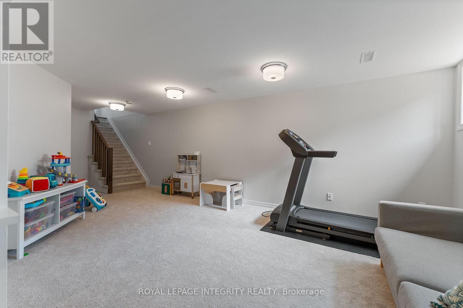 












820 CLAPHAM TERRACE

,
Ottawa,




Ontario
K2S2N8


