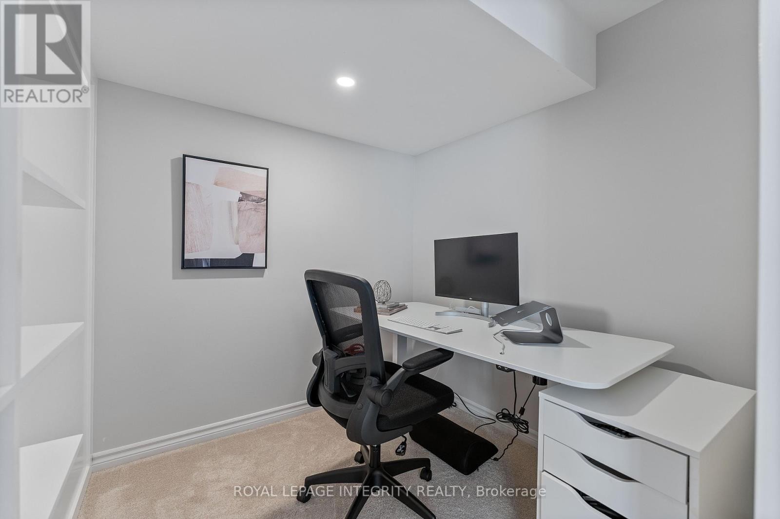 












820 CLAPHAM TERRACE

,
Ottawa,




Ontario
K2S2N8

