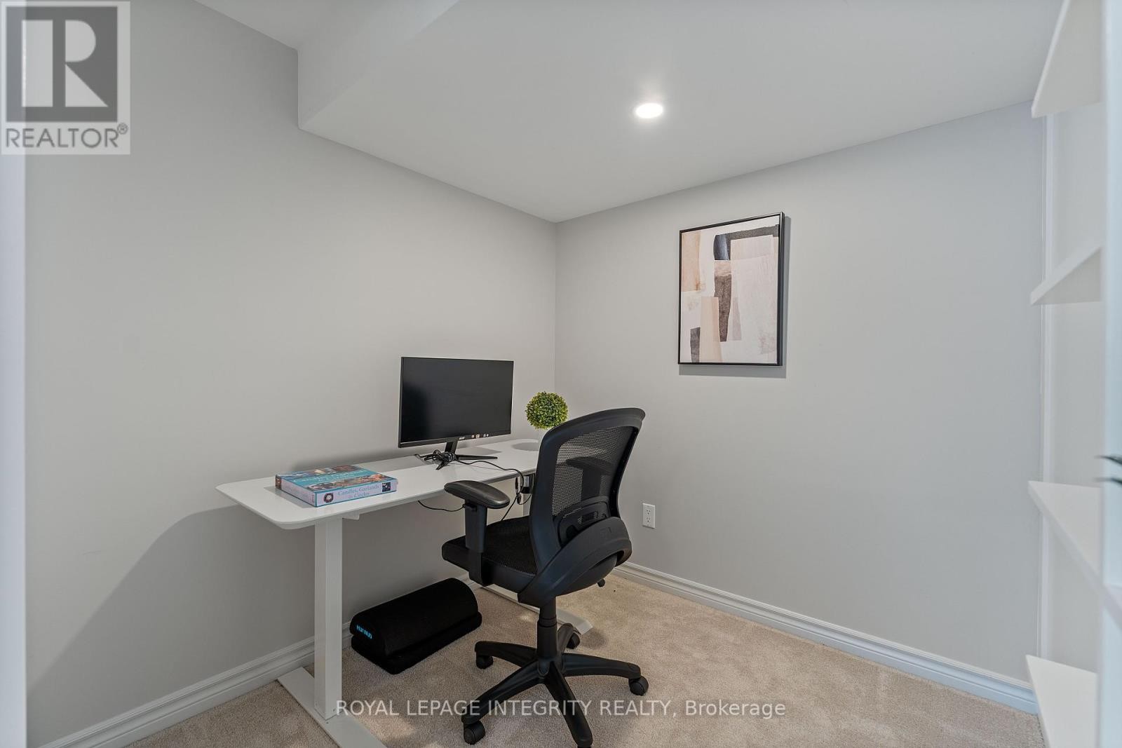 












820 CLAPHAM TERRACE

,
Ottawa,




Ontario
K2S2N8

