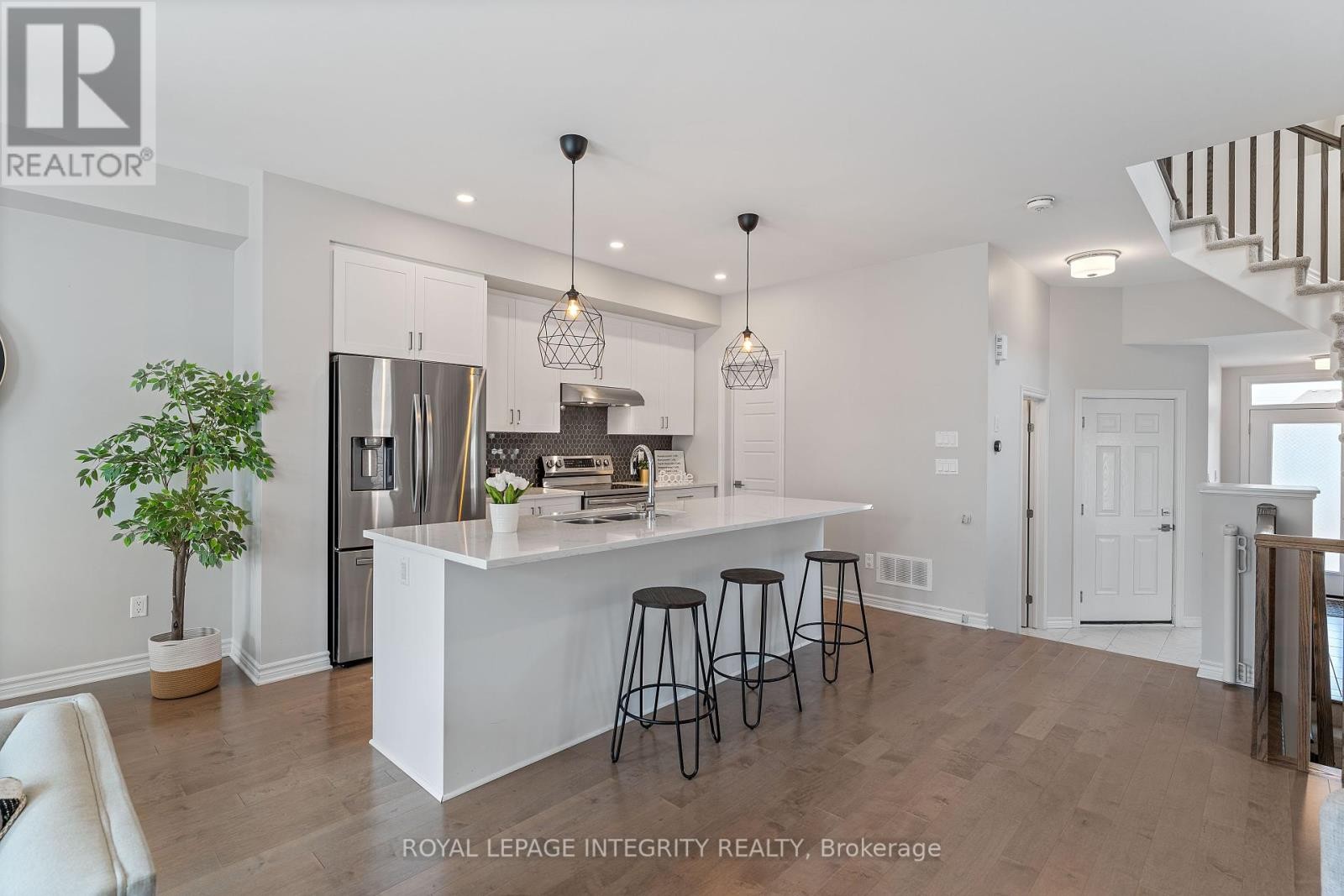 












820 CLAPHAM TERRACE

,
Ottawa,




Ontario
K2S2N8

