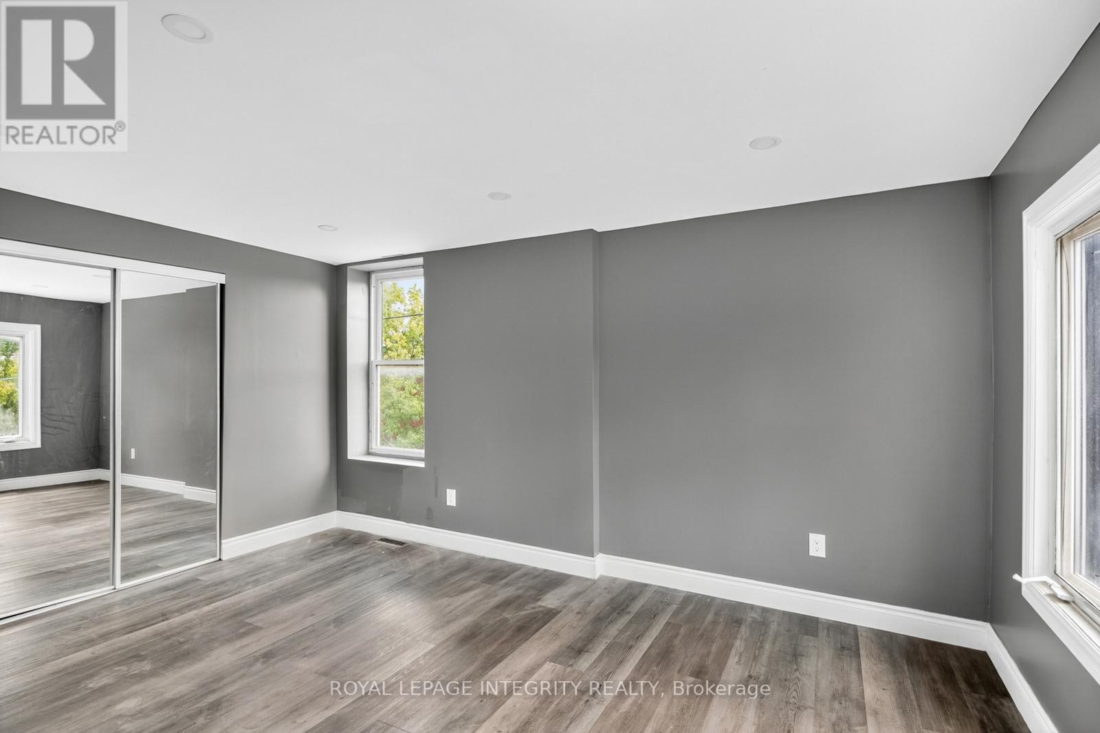 












2 - 125 PRESTON STREET

,
Ottawa,




Ontario
K1R7P3

