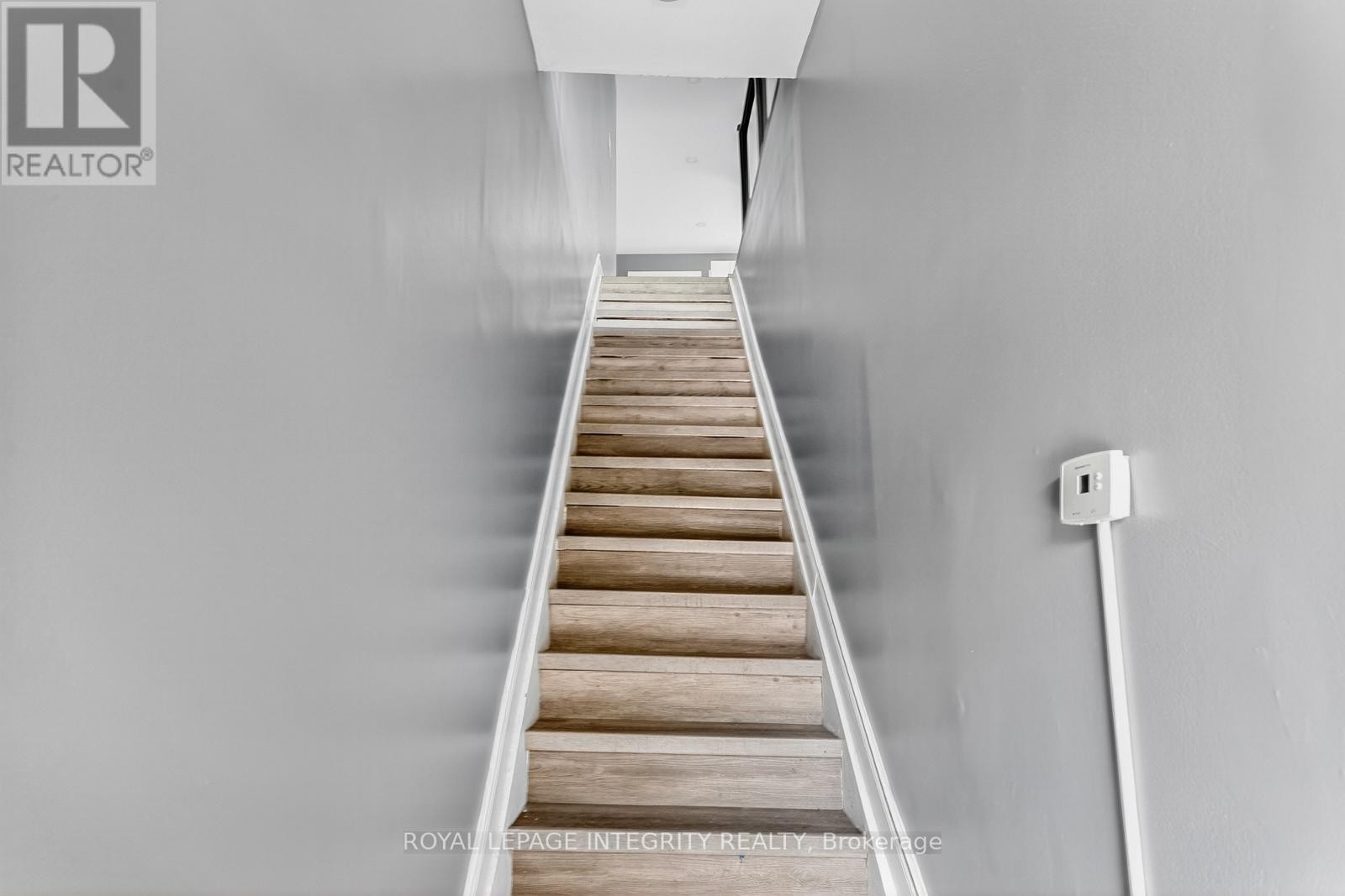 












2 - 125 PRESTON STREET

,
Ottawa,




Ontario
K1R7P3

