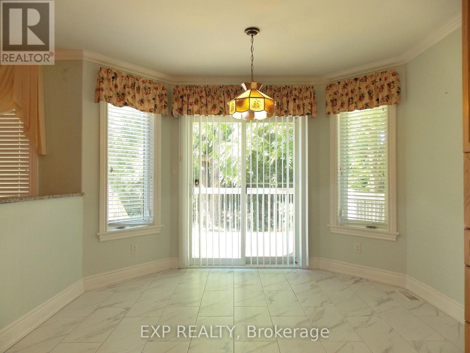 












1393 MCMAHON AVENUE

,
Ottawa,




Ontario
K1T1C2

