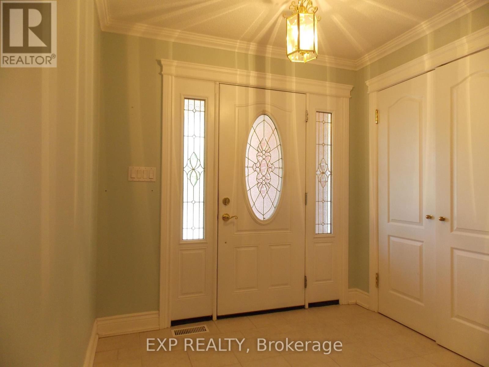 












1393 MCMAHON AVENUE

,
Ottawa,




Ontario
K1T1C2


