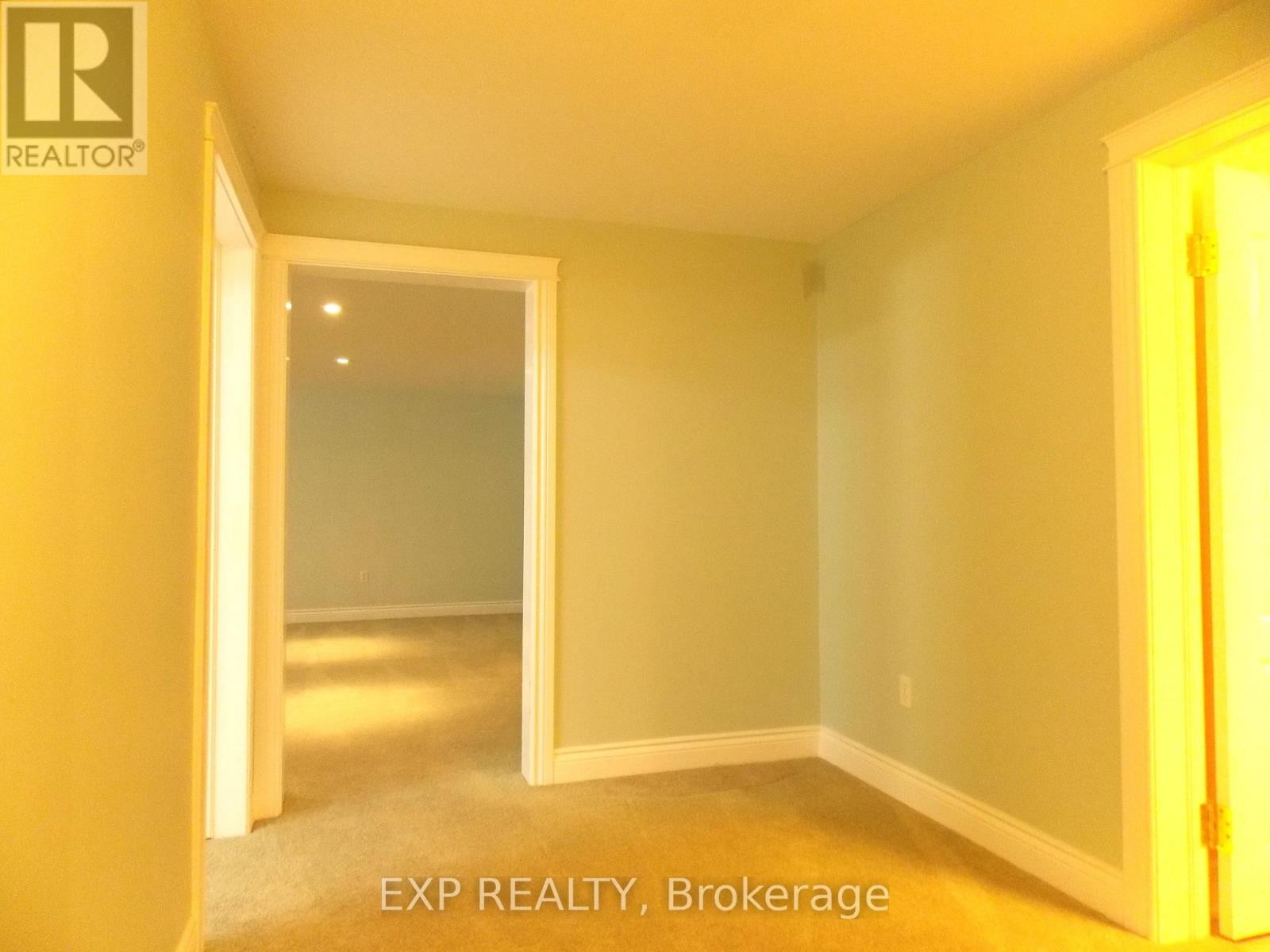 












1393 MCMAHON AVENUE

,
Ottawa,




Ontario
K1T1C2

