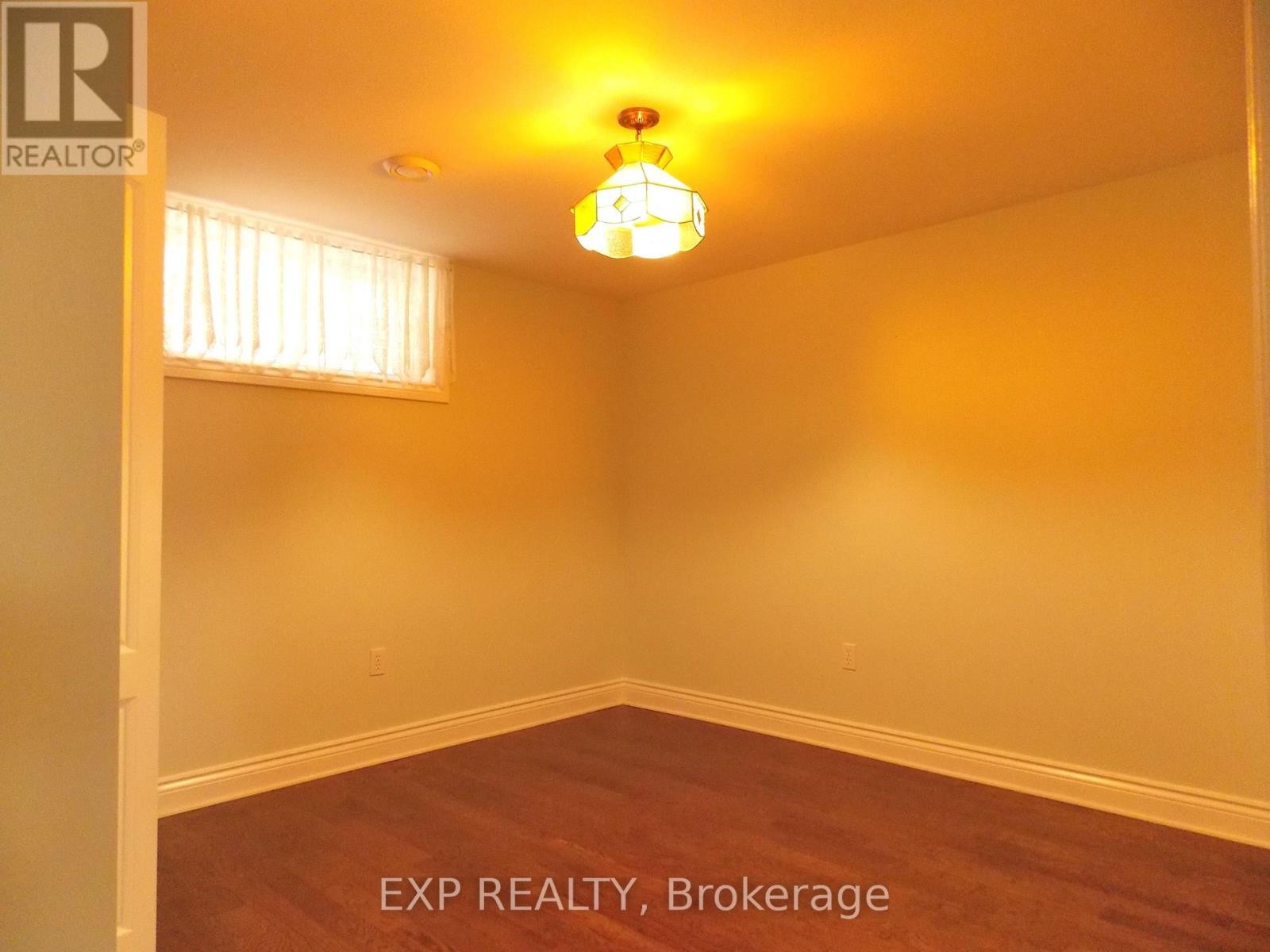 












1393 MCMAHON AVENUE

,
Ottawa,




Ontario
K1T1C2

