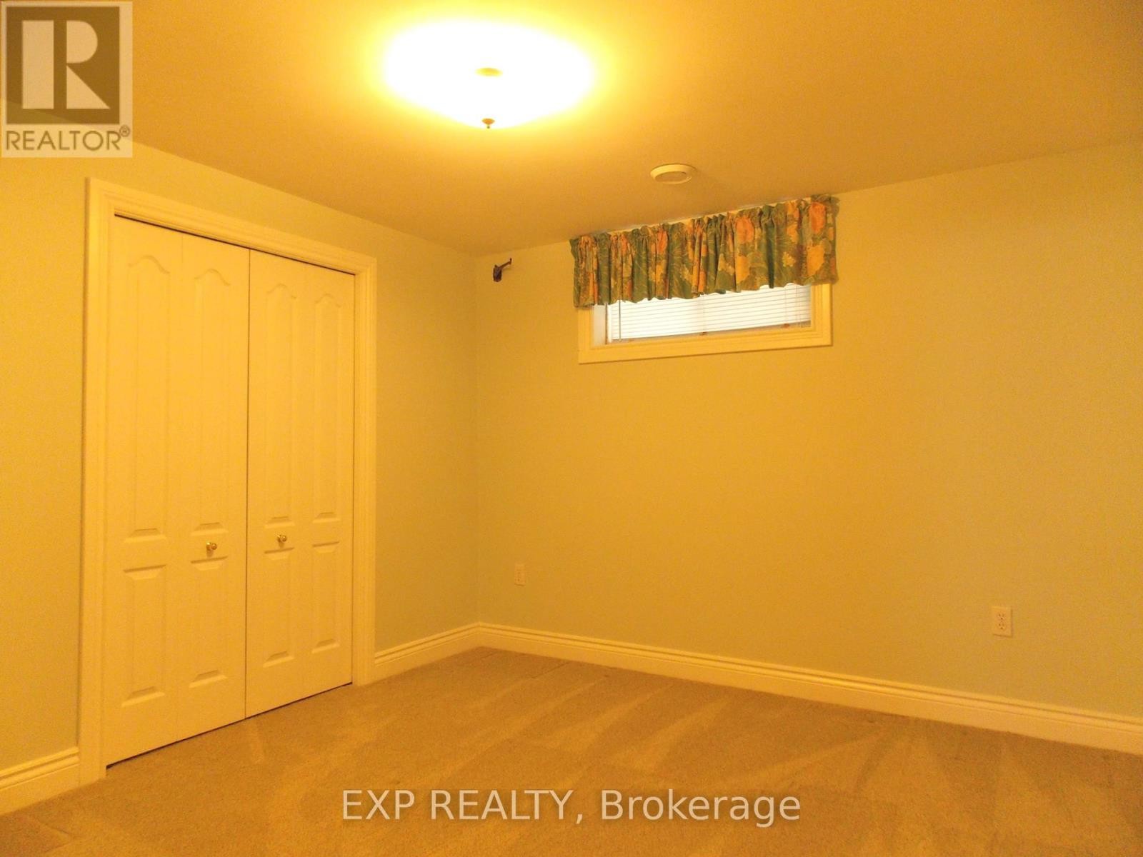 












1393 MCMAHON AVENUE

,
Ottawa,




Ontario
K1T1C2

