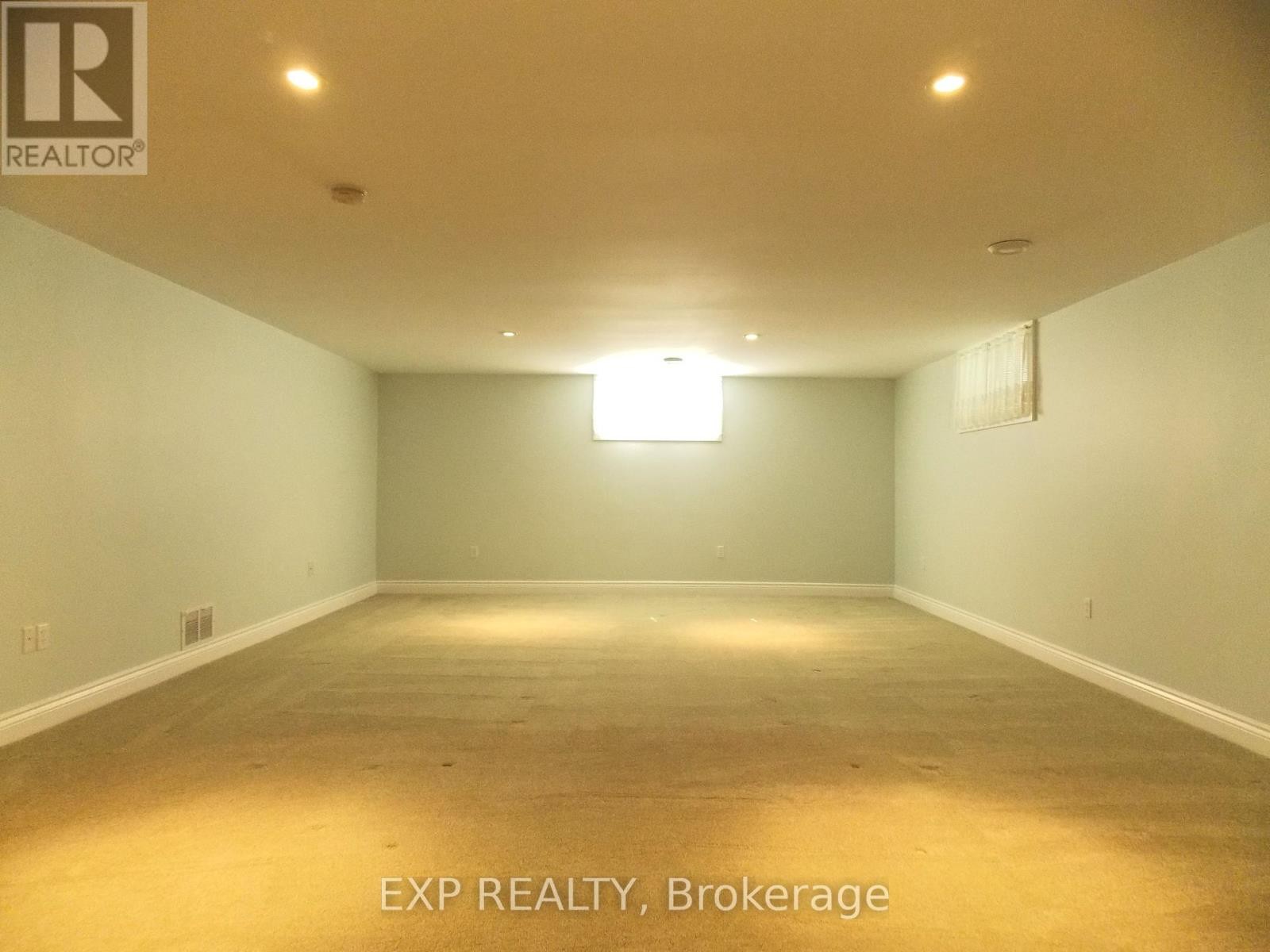 












1393 MCMAHON AVENUE

,
Ottawa,




Ontario
K1T1C2

