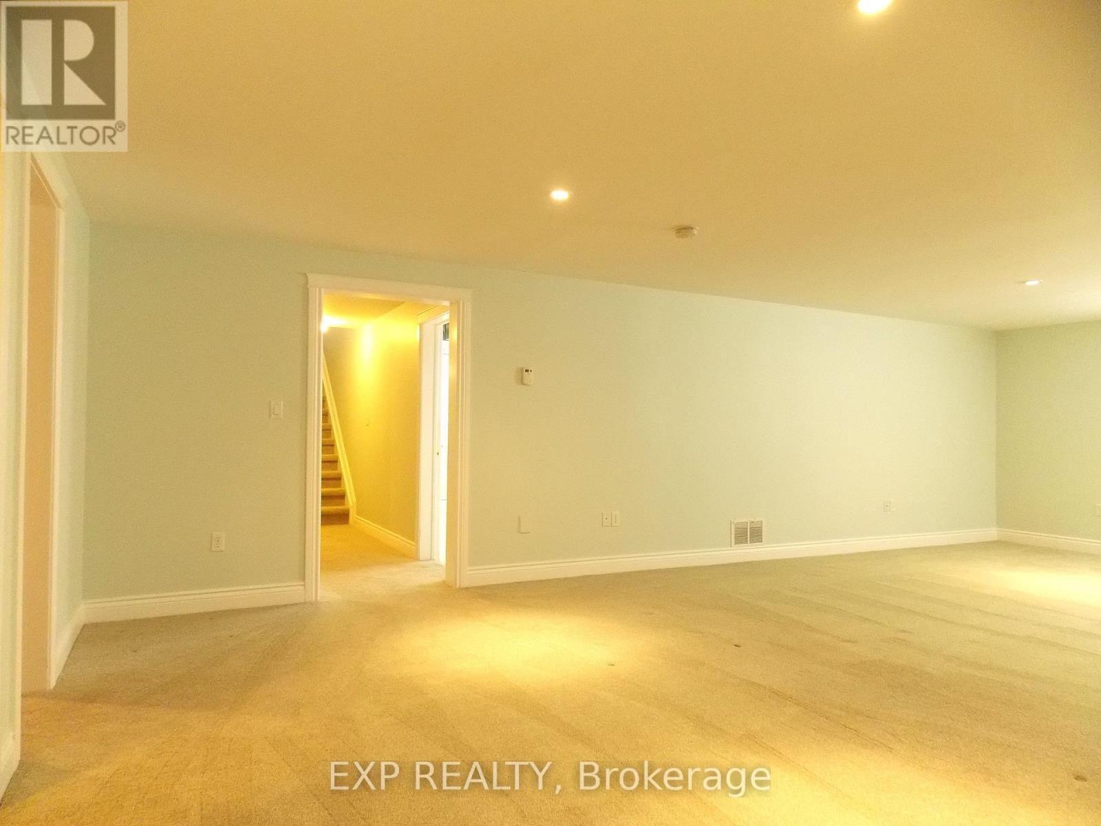 












1393 MCMAHON AVENUE

,
Ottawa,




Ontario
K1T1C2

