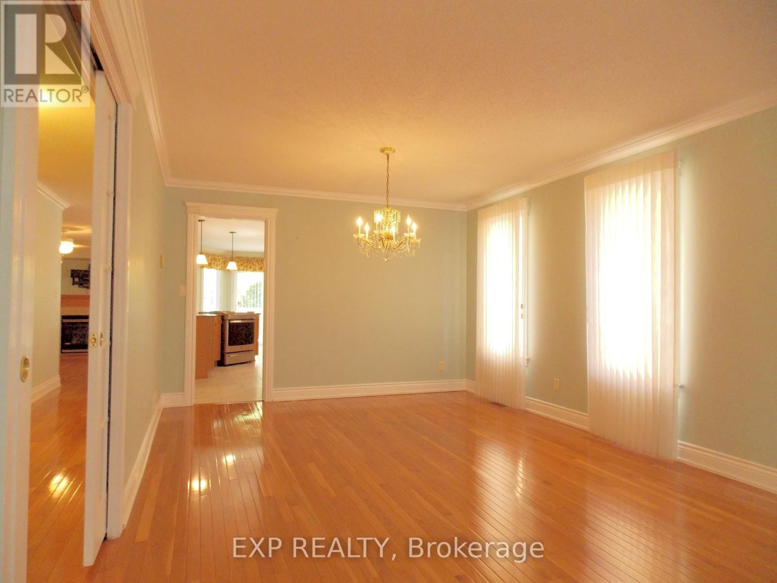 












1393 MCMAHON AVENUE

,
Ottawa,




Ontario
K1T1C2

