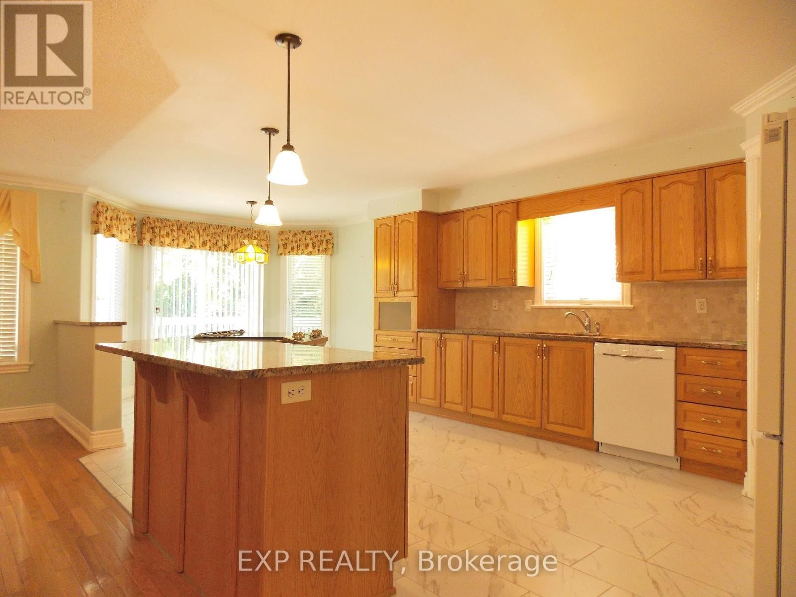 












1393 MCMAHON AVENUE

,
Ottawa,




Ontario
K1T1C2

