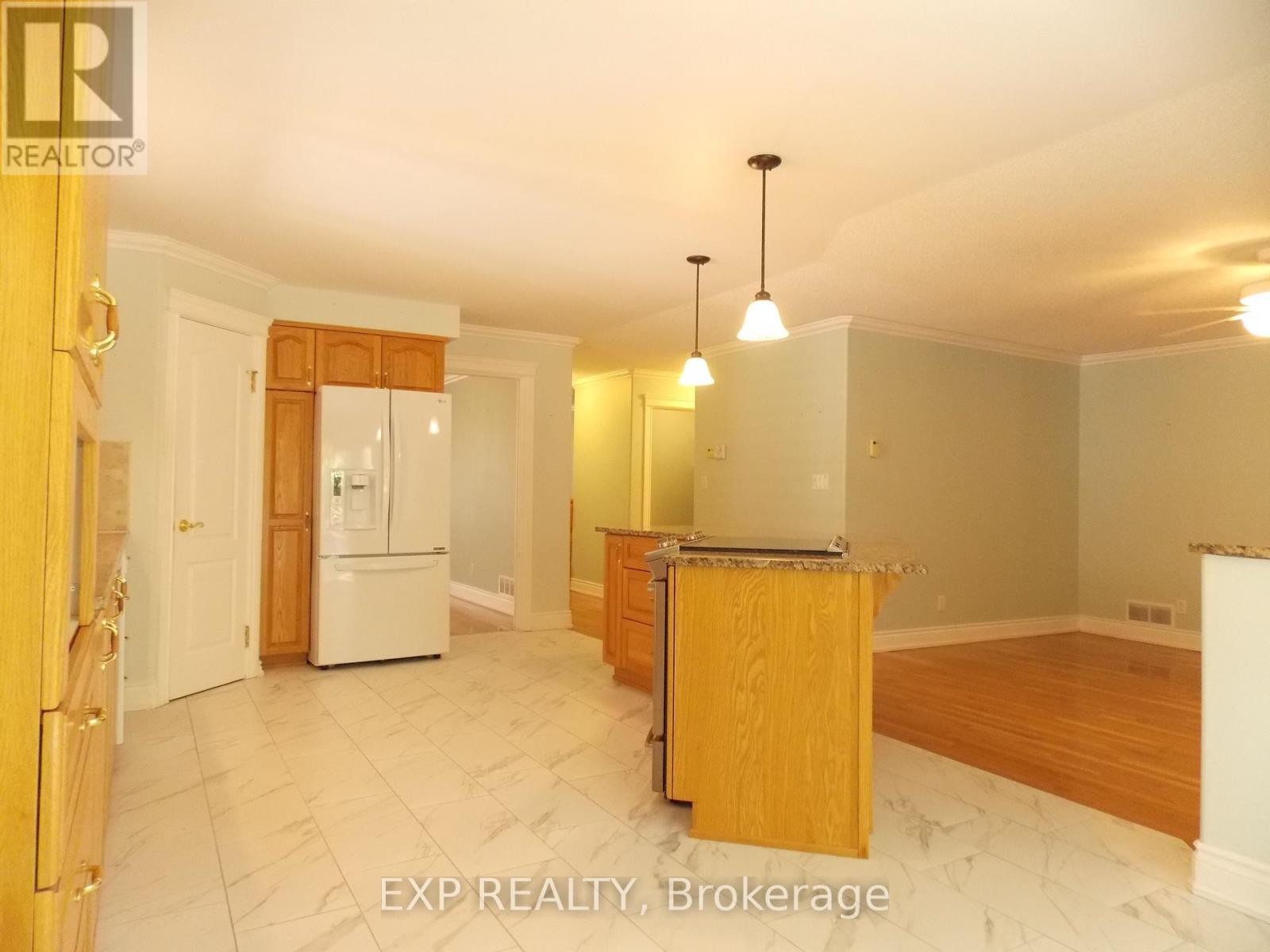












1393 MCMAHON AVENUE

,
Ottawa,




Ontario
K1T1C2

