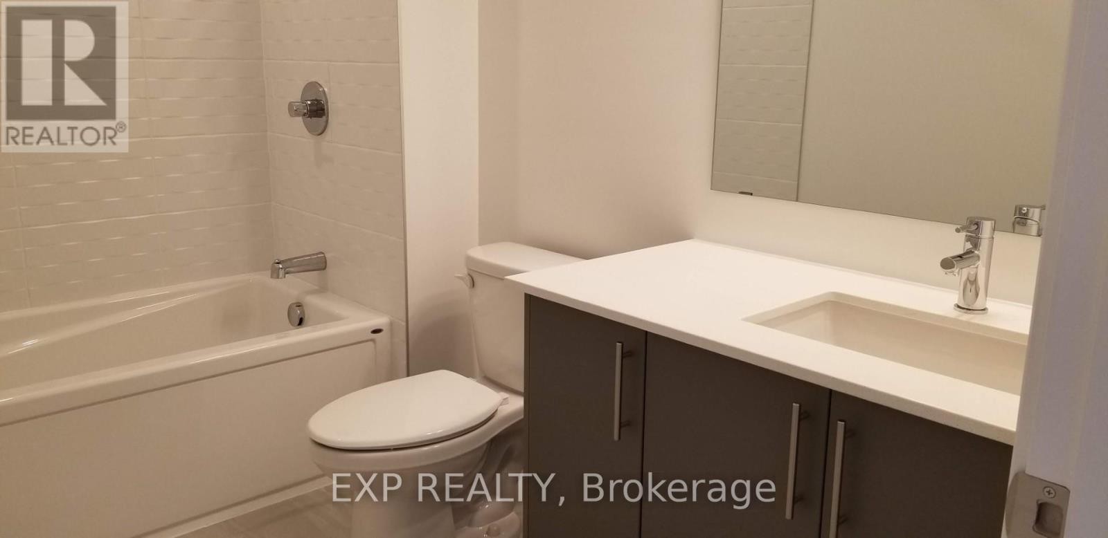 












814 MOCHI CIRCLE

,
Ottawa,




Ontario
K2J6Y9

