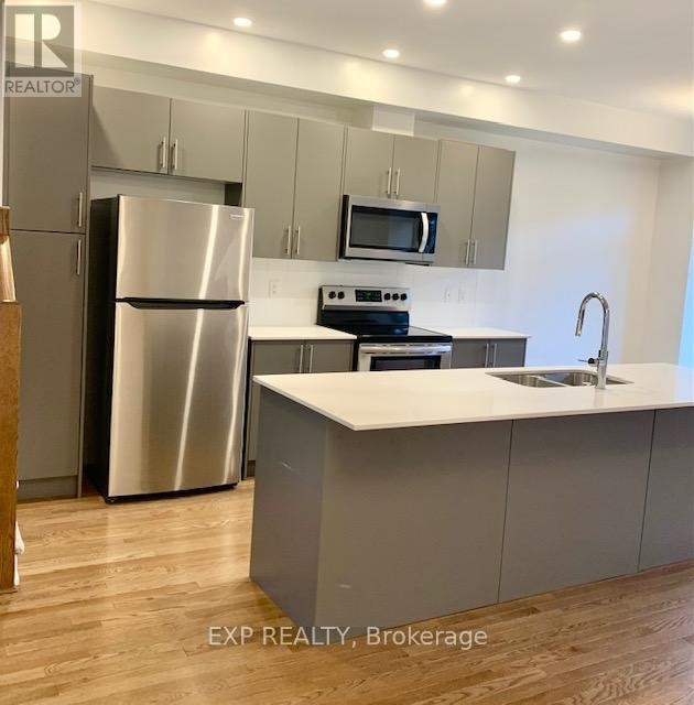 












814 MOCHI CIRCLE

,
Ottawa,




Ontario
K2J6Y9

