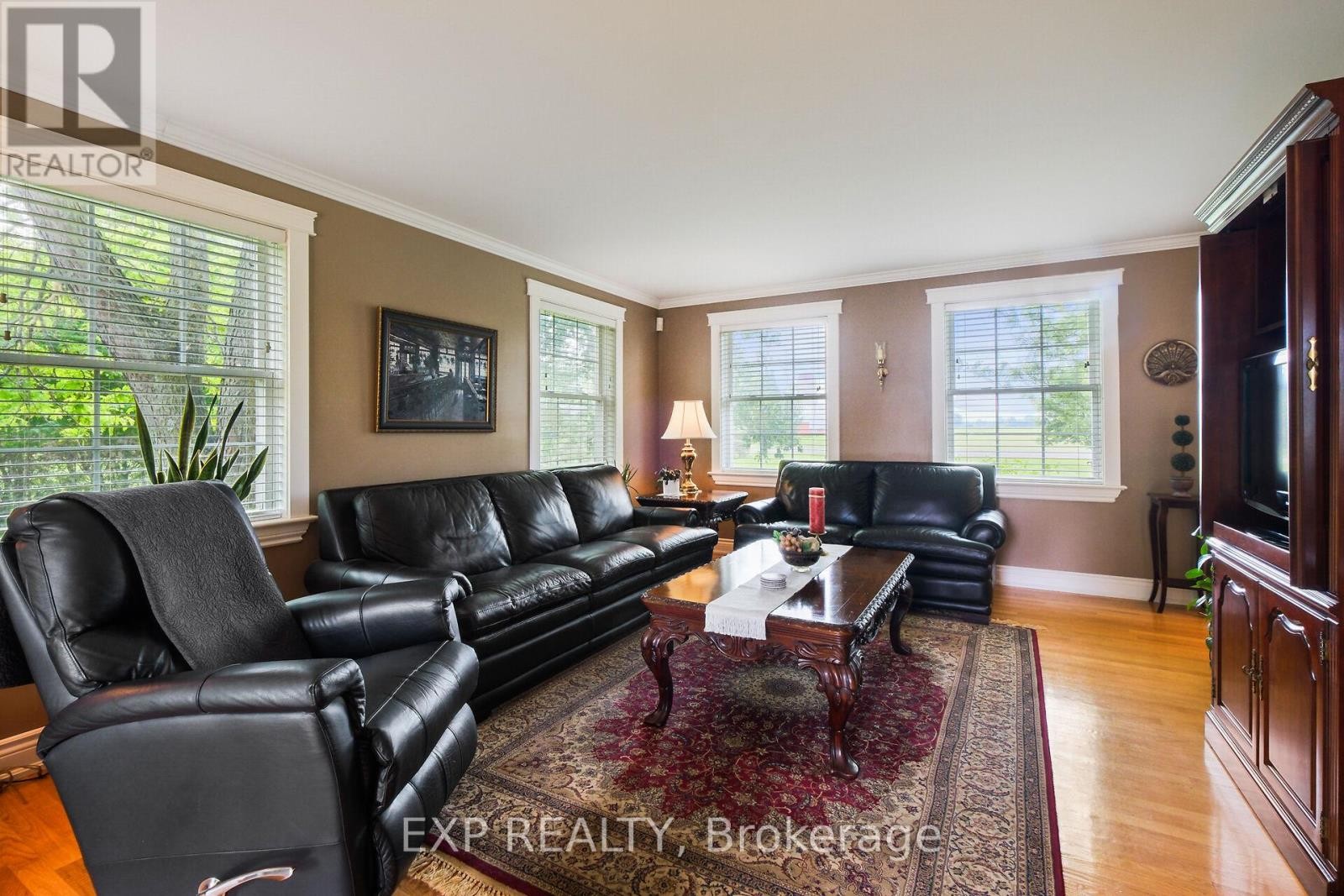 












183 HAMILTON ROAD

,
Russell,




Ontario
K4R0J1

