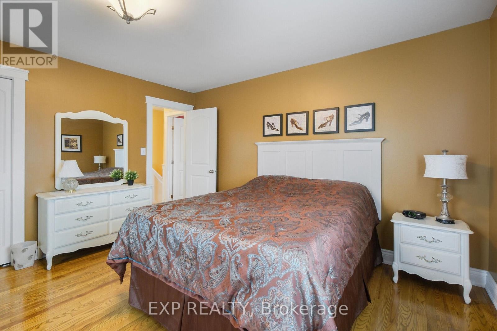 












183 HAMILTON ROAD

,
Russell,




Ontario
K4R0J1

