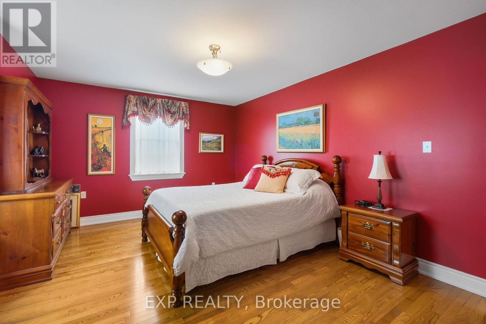 












183 HAMILTON ROAD

,
Russell,




Ontario
K4R0J1

