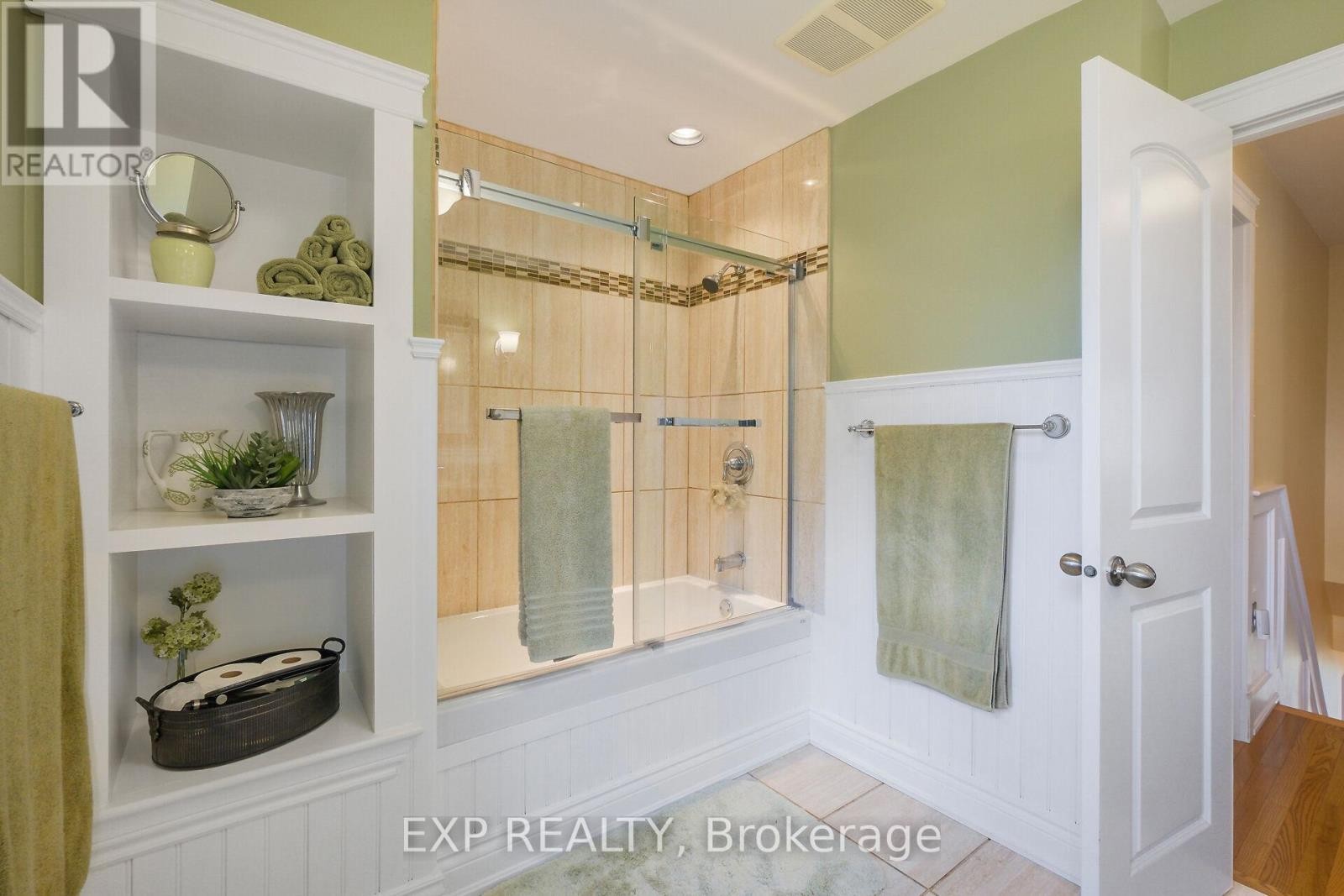 












183 HAMILTON ROAD

,
Russell,




Ontario
K4R0J1

