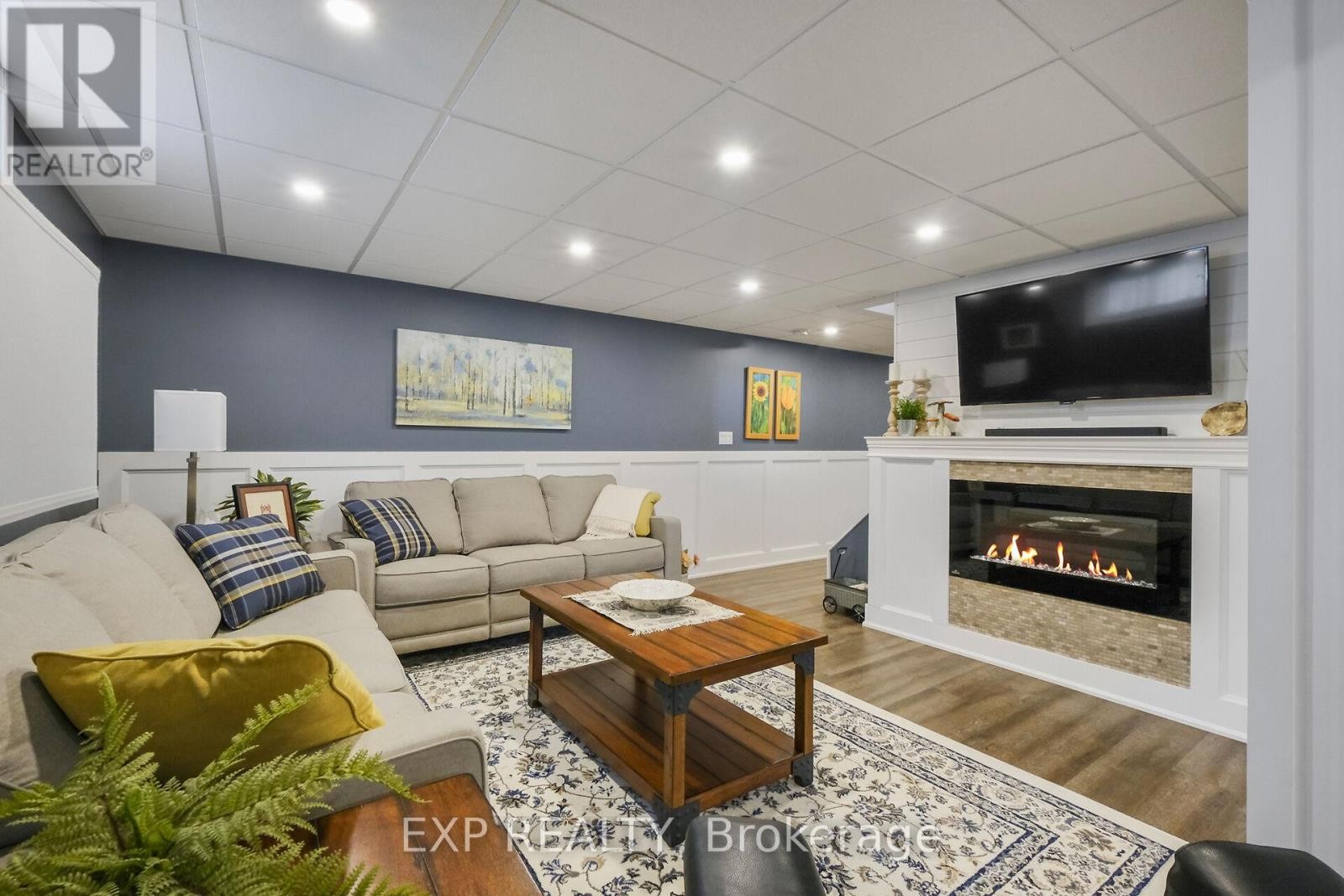 












183 HAMILTON ROAD

,
Russell,




Ontario
K4R0J1

