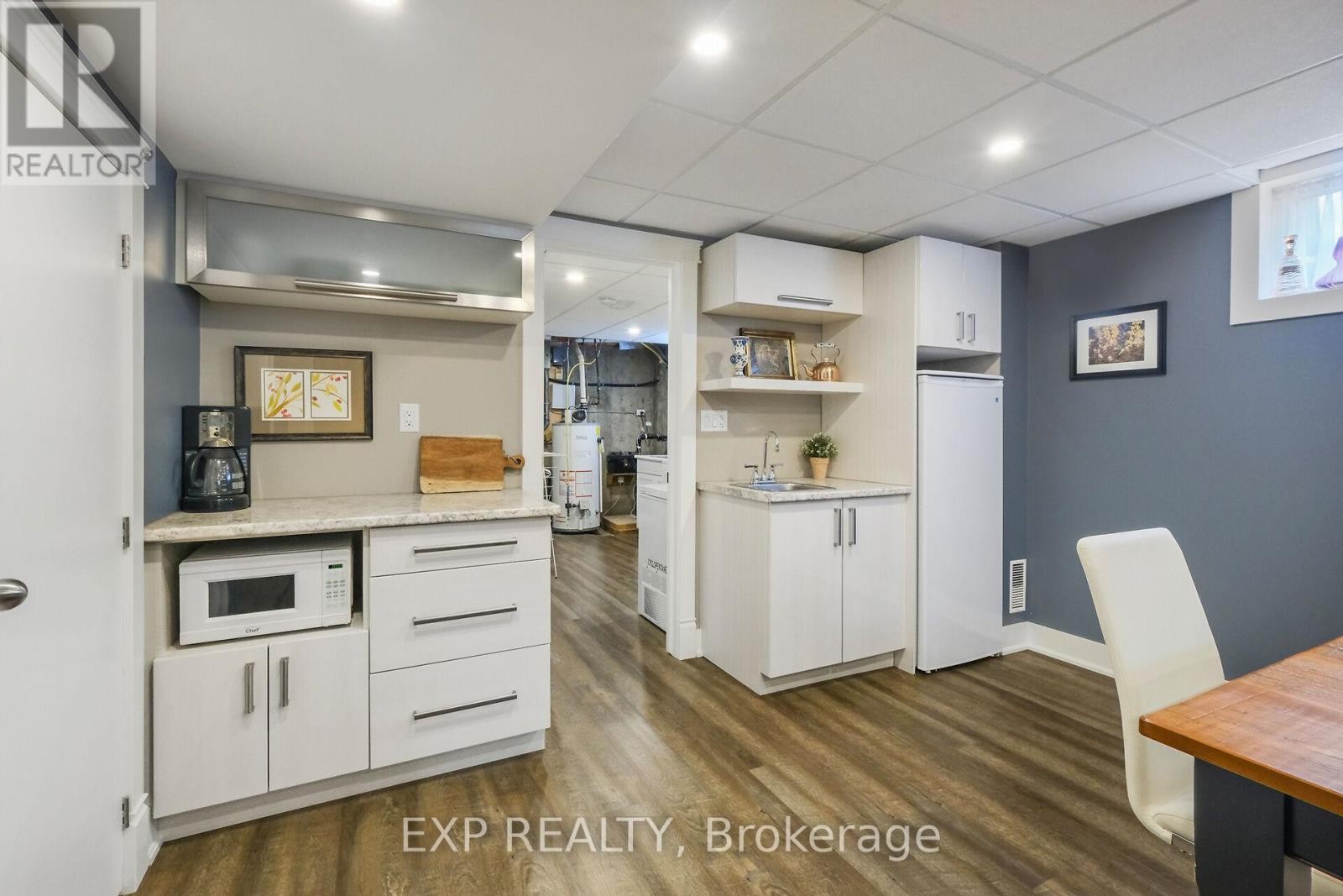 












183 HAMILTON ROAD

,
Russell,




Ontario
K4R0J1

