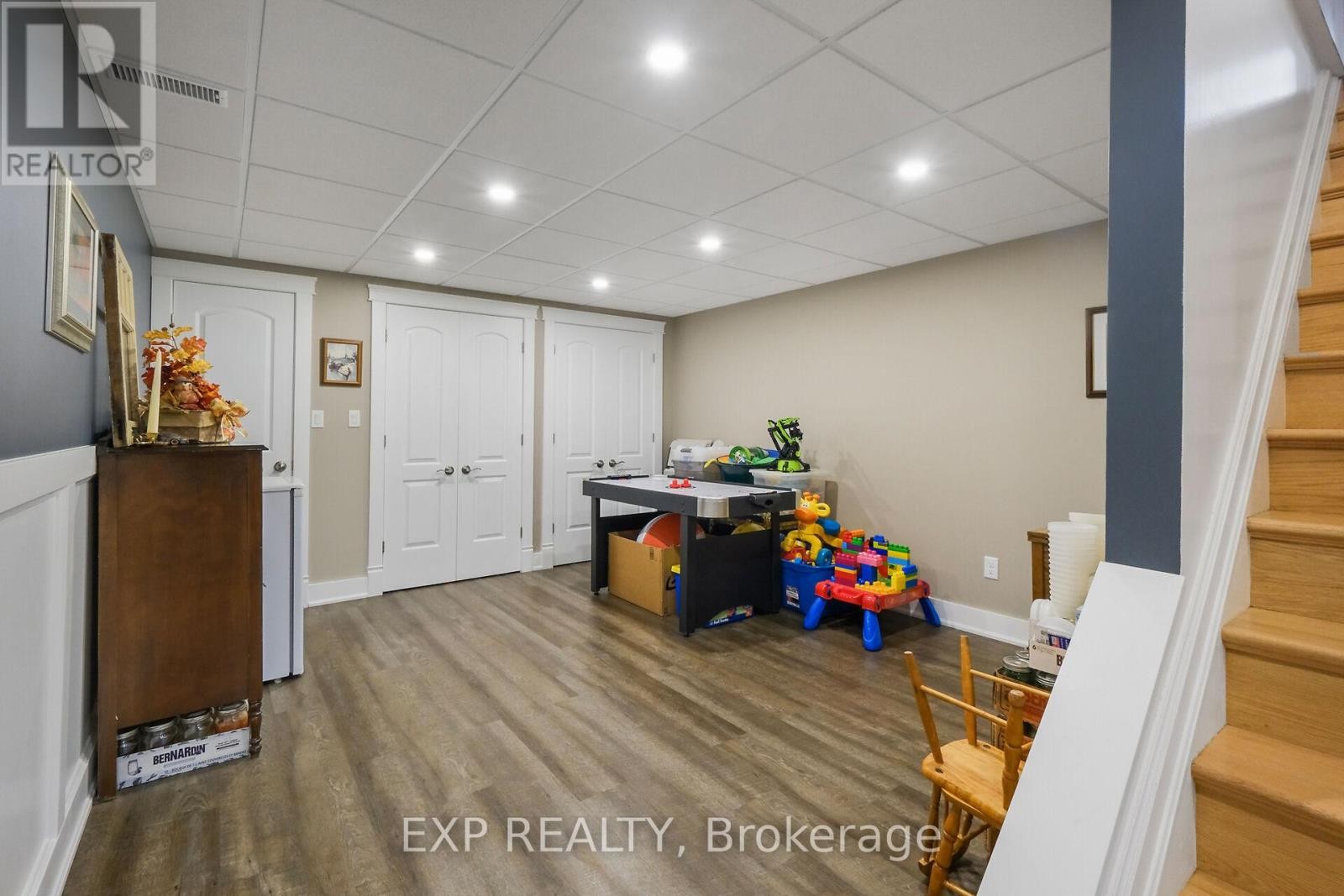












183 HAMILTON ROAD

,
Russell,




Ontario
K4R0J1

