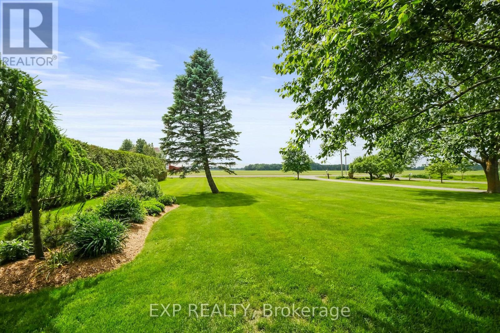 












183 HAMILTON ROAD

,
Russell,




Ontario
K4R0J1

