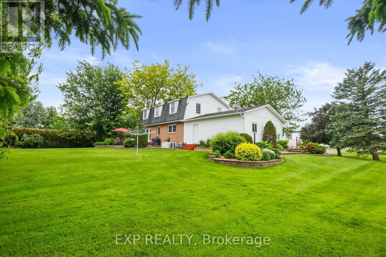 












183 HAMILTON ROAD

,
Russell,




Ontario
K4R0J1

