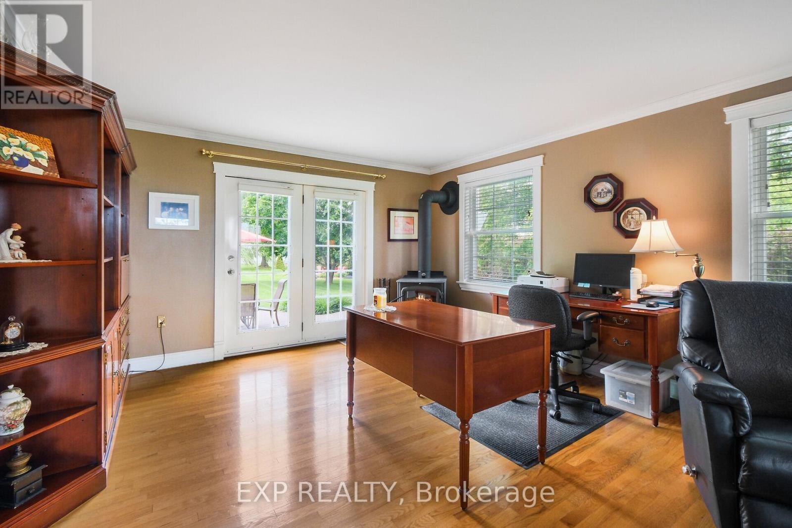 












183 HAMILTON ROAD

,
Russell,




Ontario
K4R0J1

