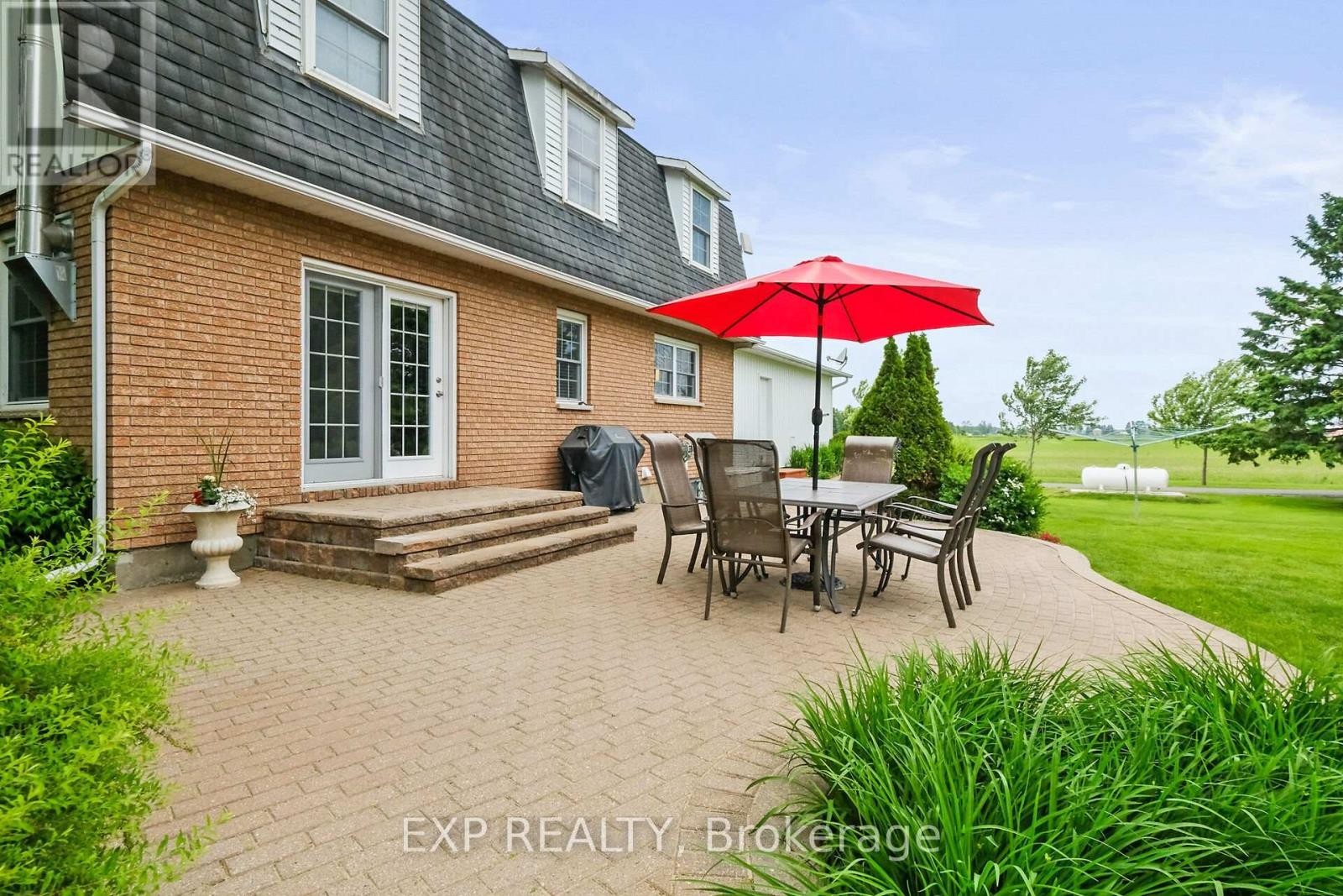 












183 HAMILTON ROAD

,
Russell,




Ontario
K4R0J1

