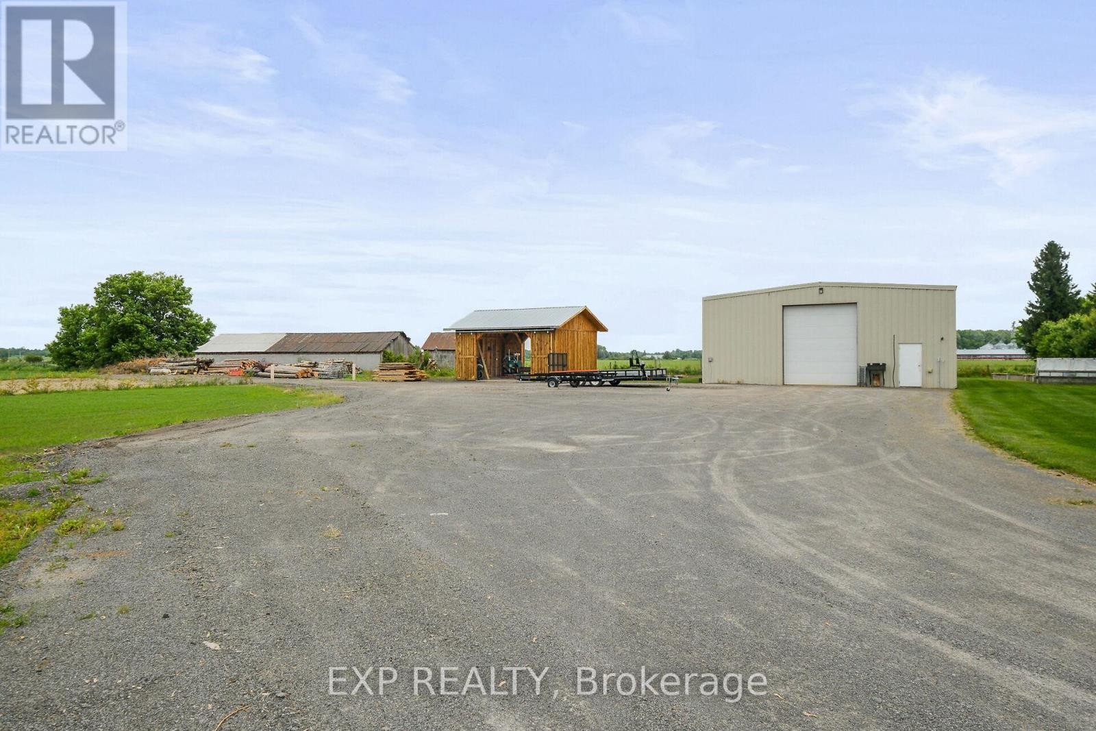 












183 HAMILTON ROAD

,
Russell,




Ontario
K4R0J1

